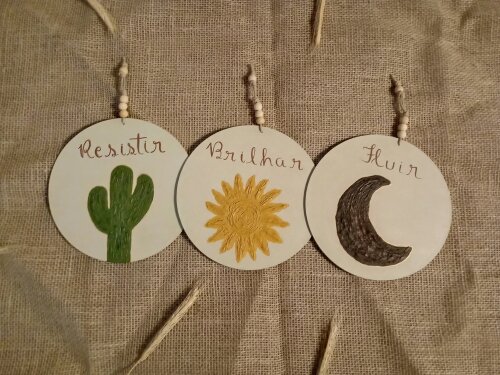 Trio Placas MDF 20cm Cacto Sol Lua Resistir Brilhar Fluir