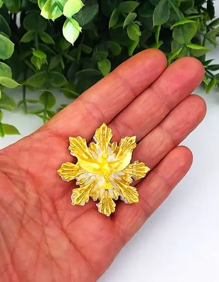 Lembrancinha Imã Espirito Santo Dourado