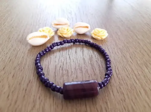 Lembrancinha Pulseira Guia Roxa com Firma