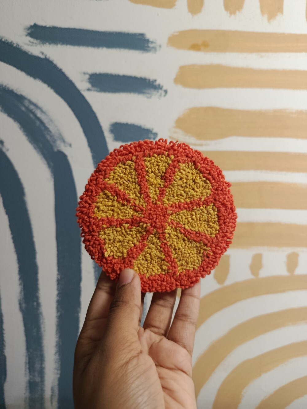 Porta copo Laranja em punch needle