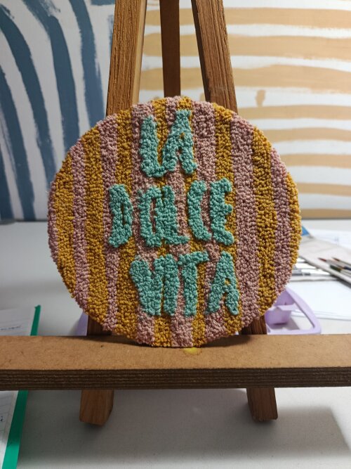 Quadro La dolce vita em punch needle