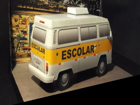 Miniatura de papel de uma Kombi Escolar/ Papercraft.