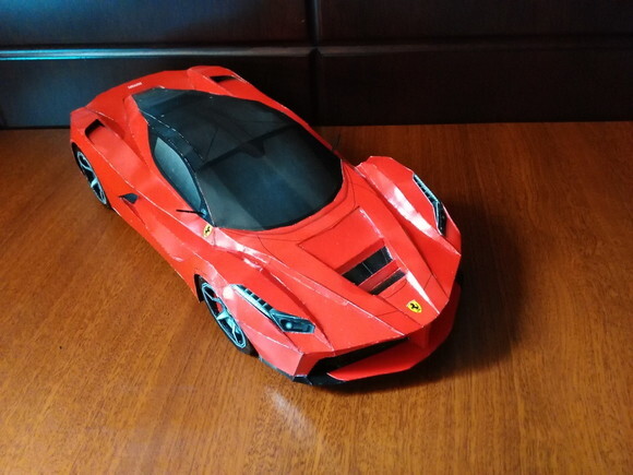 Miniatura de papel Ferrari LaFerrari / Papercraft Digital.