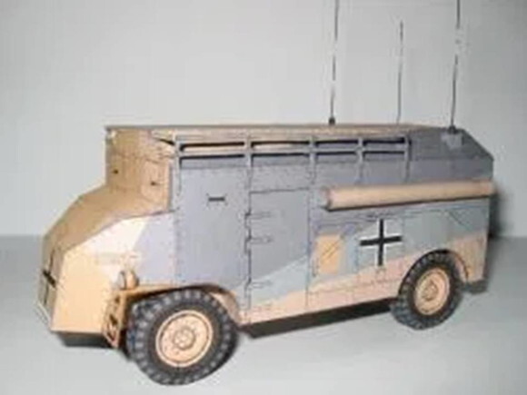 Miniatura em Papel de um Veículo Blindado/ Papercraft 3d.