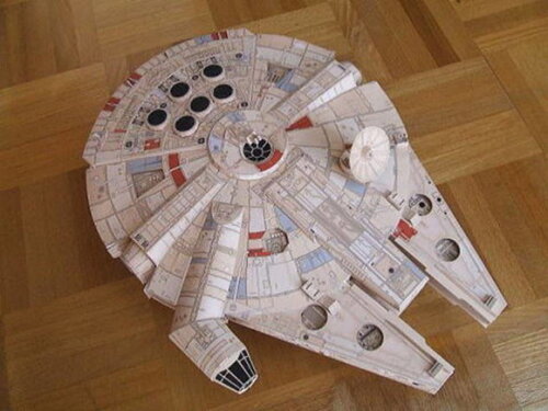 Arquivo de Corte : Nave Stars Wars Millennium Falcon em PDF.