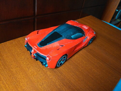 Miniatura de papel Ferrari LaFerrari / Papercraft Digital.