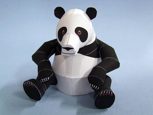 Papercraft de um urso panda.