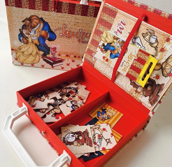 Maleta Cartonada Premium Kit Jogos + Colorir