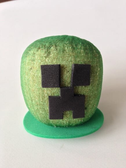 Minecraft Creeper Ecológico Cresce Graminha