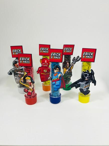 Aplique Lego Liga da Justiça para tubete