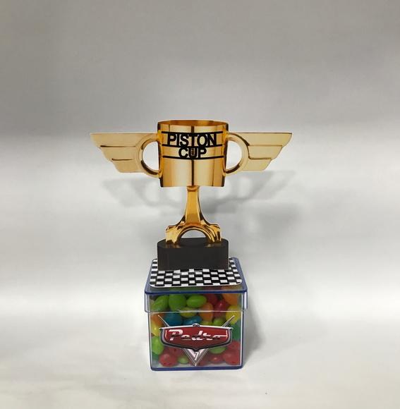Aplique Troféu Piston Cup Carros 9cm