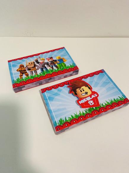 Caixa Kit Kat Roblox