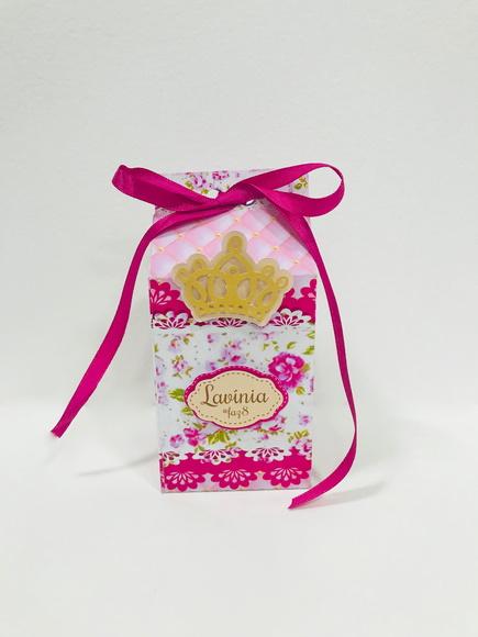 Caixa Milk Floral com Coroa