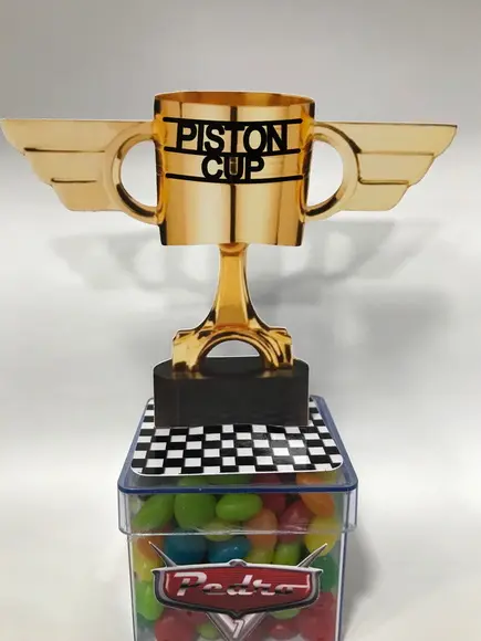 Aplique Troféu Piston Cup Carros 9cm
