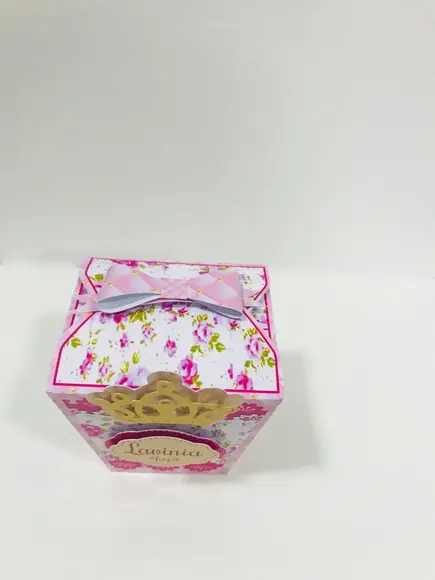 Caixa Sushi Floral com Coroa