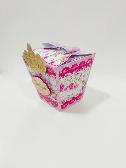 Caixa Sushi Floral com Coroa