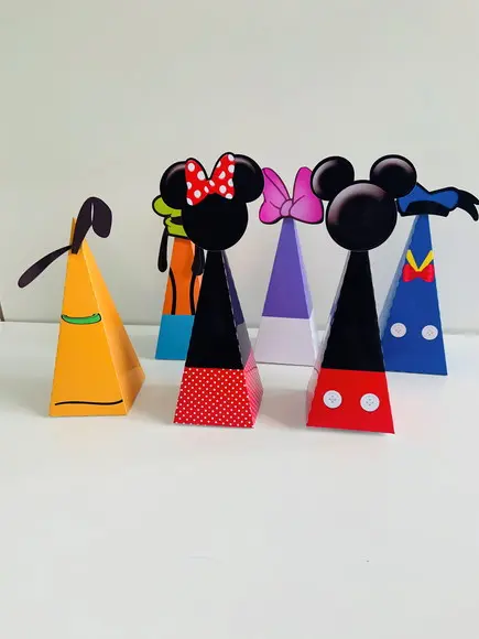 Caixa Triangular Turma do Mickey