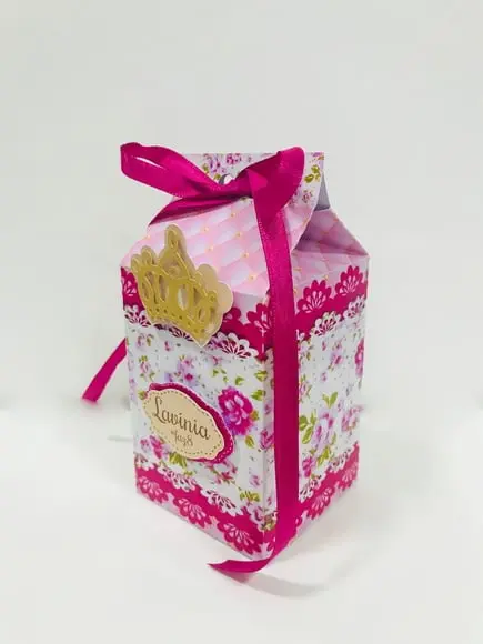 Caixa Milk Floral com Coroa