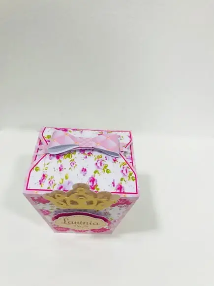 Caixa Sushi Floral com Coroa