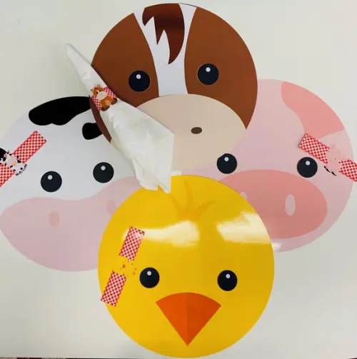Sousplat Fazendinha com Predendor de Guardanapo