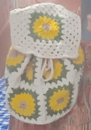 Mochila de Crochê com Estampa de Girassol