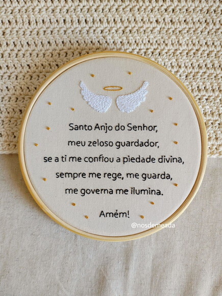 Quadro Enfeite Santo Anjo Bordado a Mão