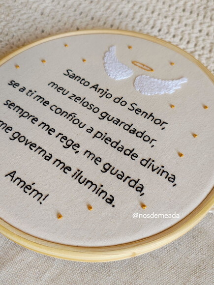 Quadro Enfeite Santo Anjo Bordado a Mão
