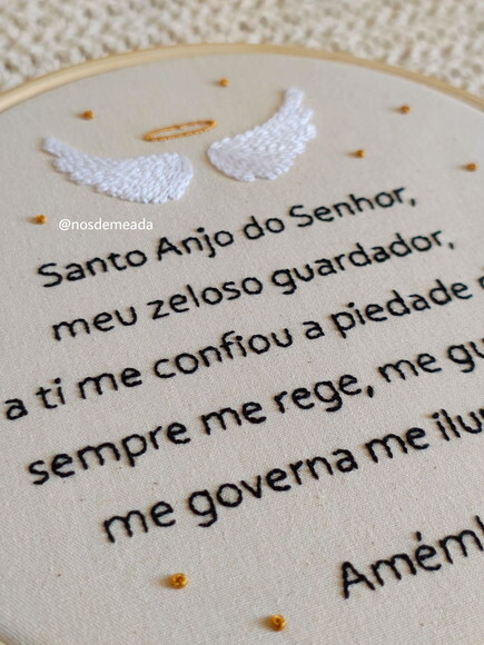 Quadro Enfeite Santo Anjo Bordado a Mão