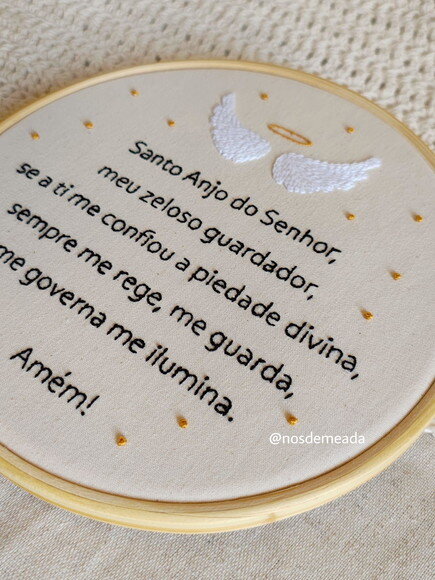 Quadro Enfeite Santo Anjo Bordado a Mão
