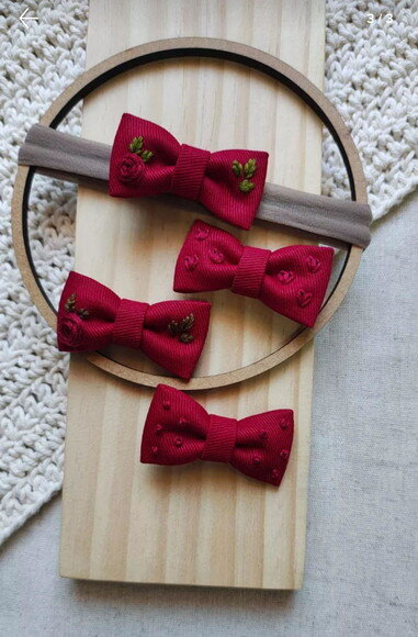 Kit 4 Laços de Cabelo Vermelho Bordado a Mão