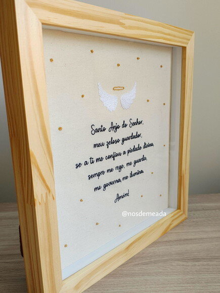 Quadro Enfeite Santo Anjo Bordado a Mão