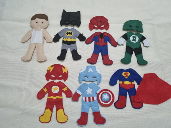 Boneco Troca Roupa Super Heróis