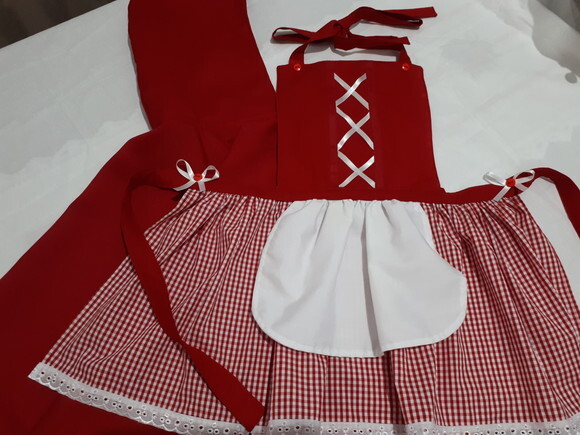 Capa e Avental Chapeuzinho Vermelho