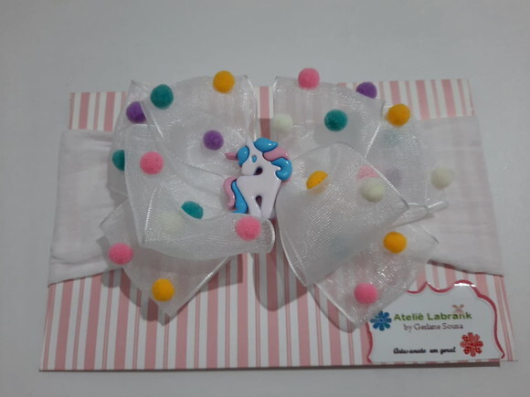 Faixa com Laço de Organza e Pompom