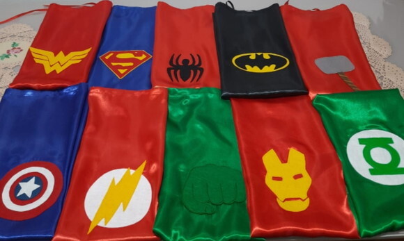 Kit Capa e Máscara Super Heróis
