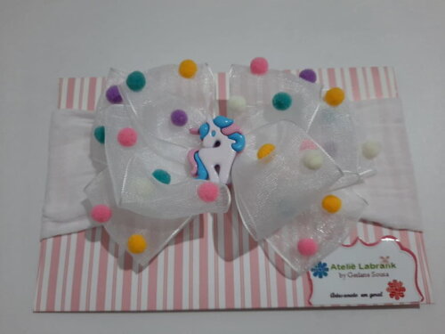 Faixa com Laço de Organza e Pompom