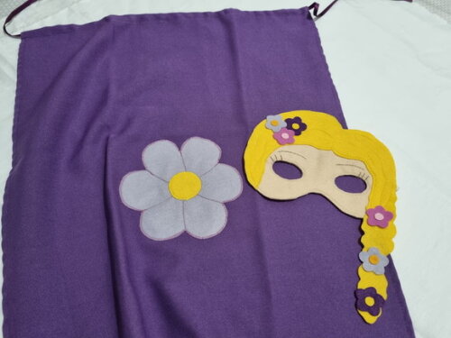 Kit Capa e Máscara Rapunzel