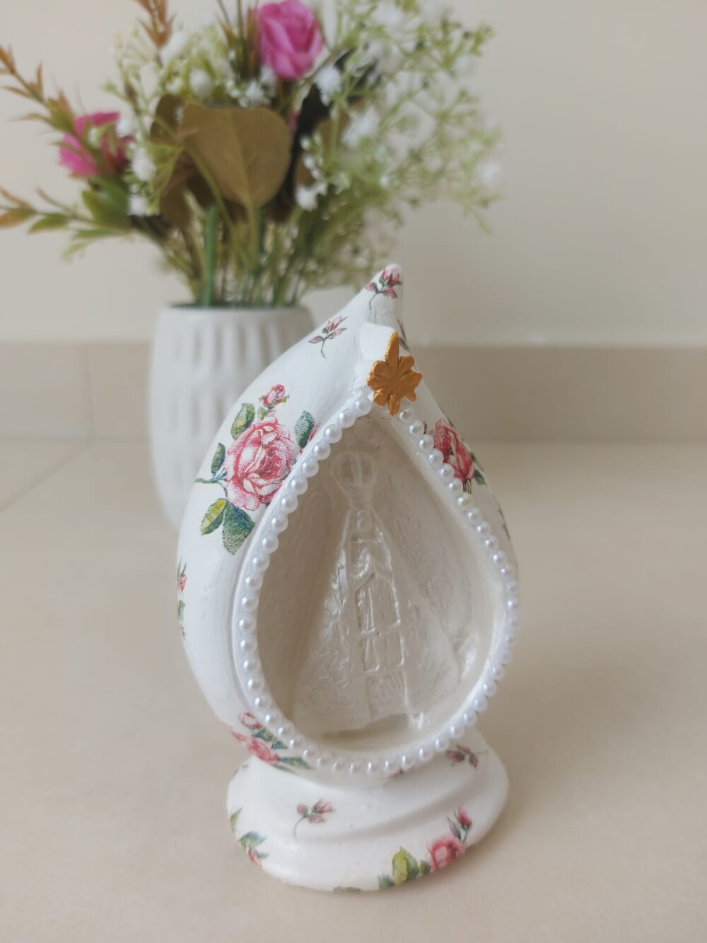 Nossa Senhora Aparecida na gota 14cm flor rosa decoupage