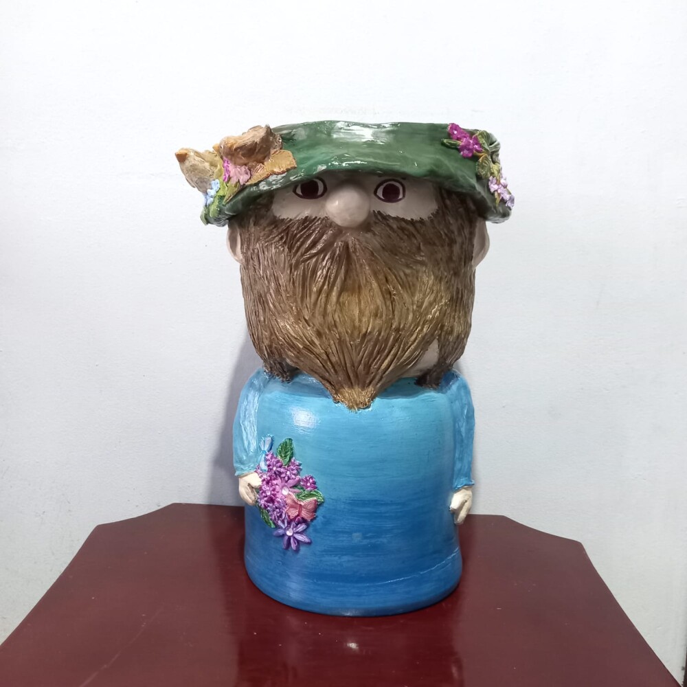Cachepot Gnomo com Pintura e Relevos Artesanal