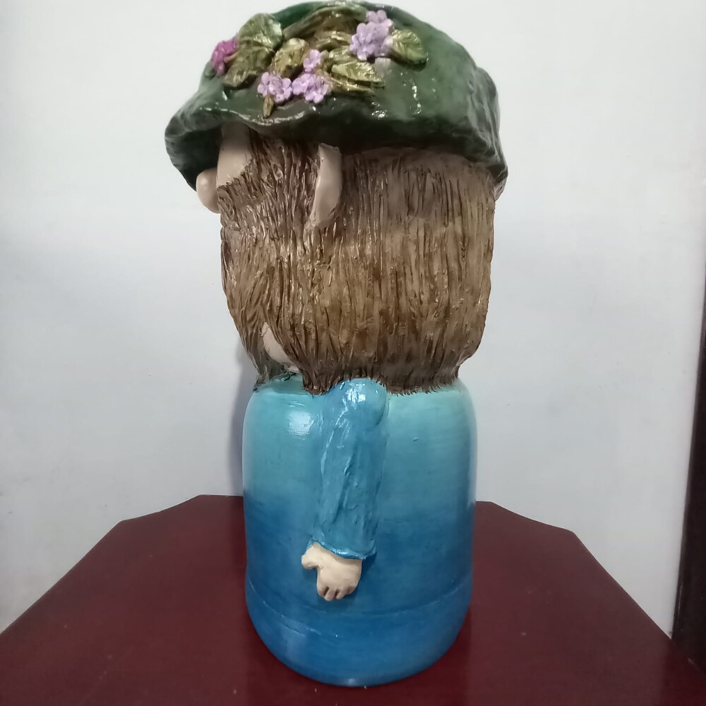 Cachepot Gnomo com Pintura e Relevos Artesanal