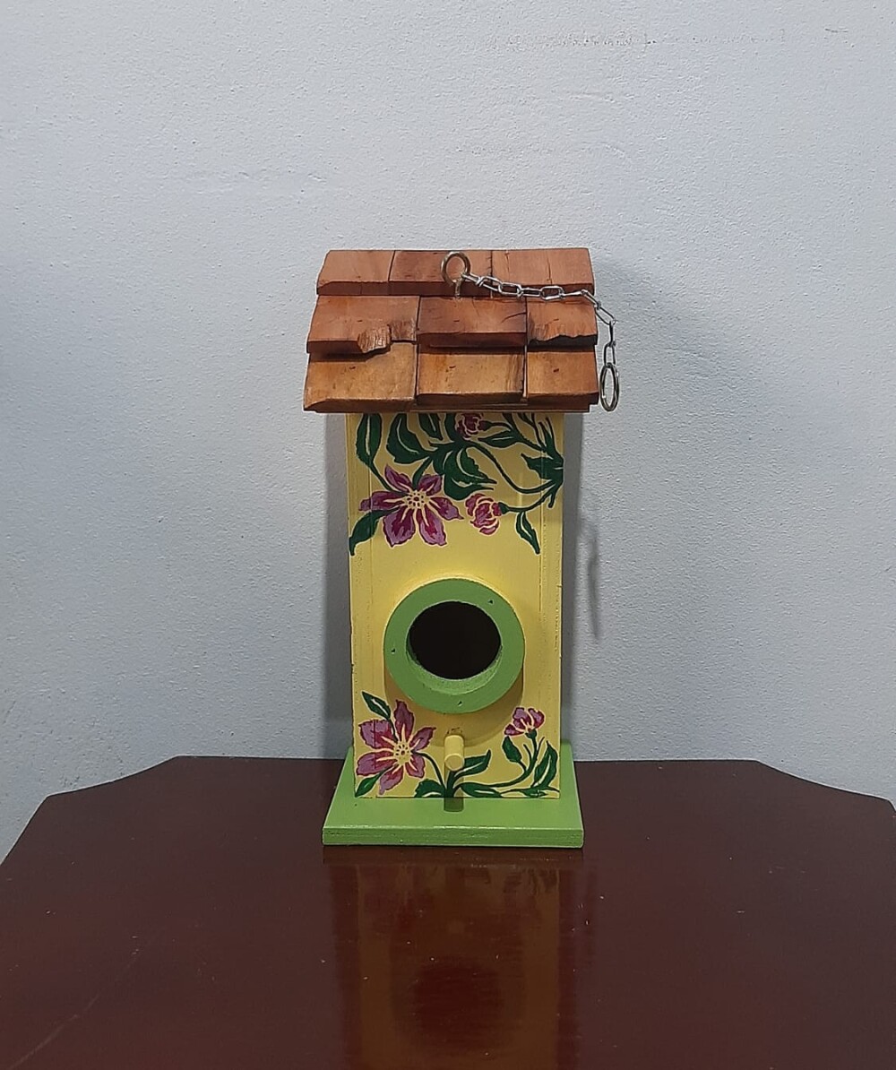 Casinha de Pássaro em Madeira Artesanal Pintada à Mão