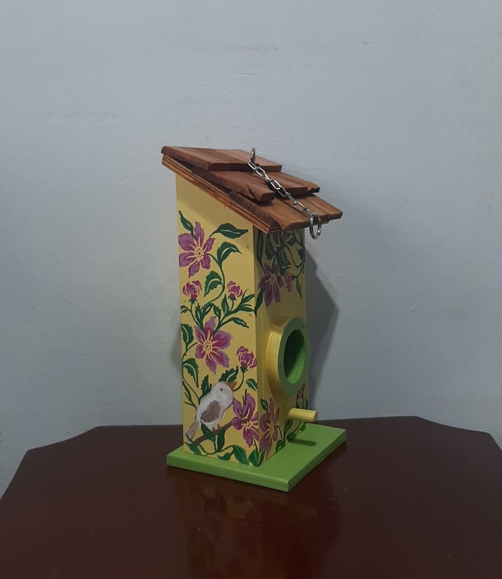 Casinha de Pássaro em Madeira Artesanal Pintada à Mão