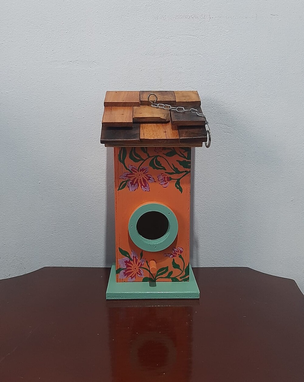 Casinha de Pássaro em Madeira Artesanal Pintada à Mão