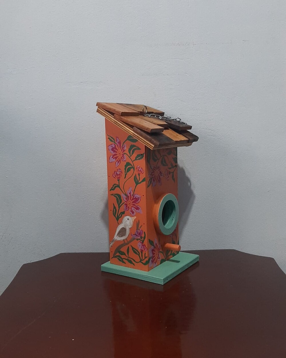 Casinha de Pássaro em Madeira Artesanal Pintada à Mão