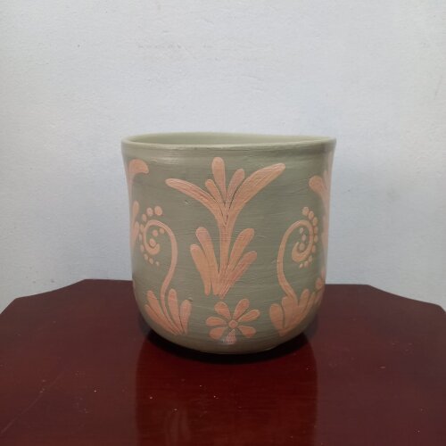 Cachepot São Francisco de Assis com Pintura e Relevos Artesanal