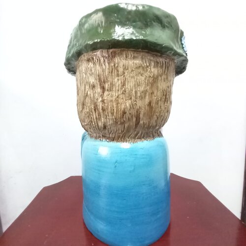 Cachepot Gnomo com Pintura e Relevos Artesanal