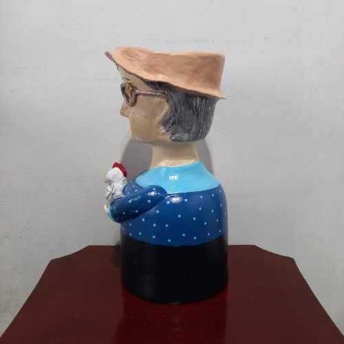 Cachepot Vovó com Pintura e Relevos Artesanal