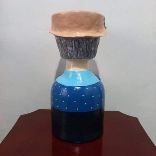 Cachepot Vovó com Pintura e Relevos Artesanal