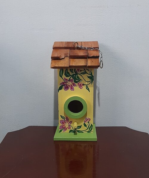 Casinha de Pássaro em Madeira Artesanal Pintada à Mão