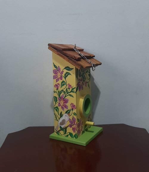 Casinha de Pássaro em Madeira Artesanal Pintada à Mão